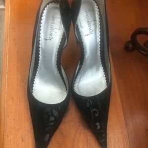 Very elegant black pointed suede shoes unknown brand
